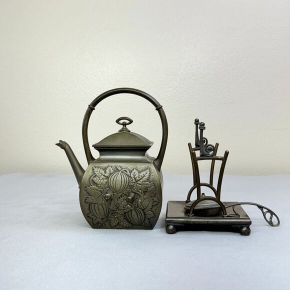1961 Vintage Teapot Meriden B. Company Arts and Crafts With Warmer Stand Decor - Picture 13 of 16